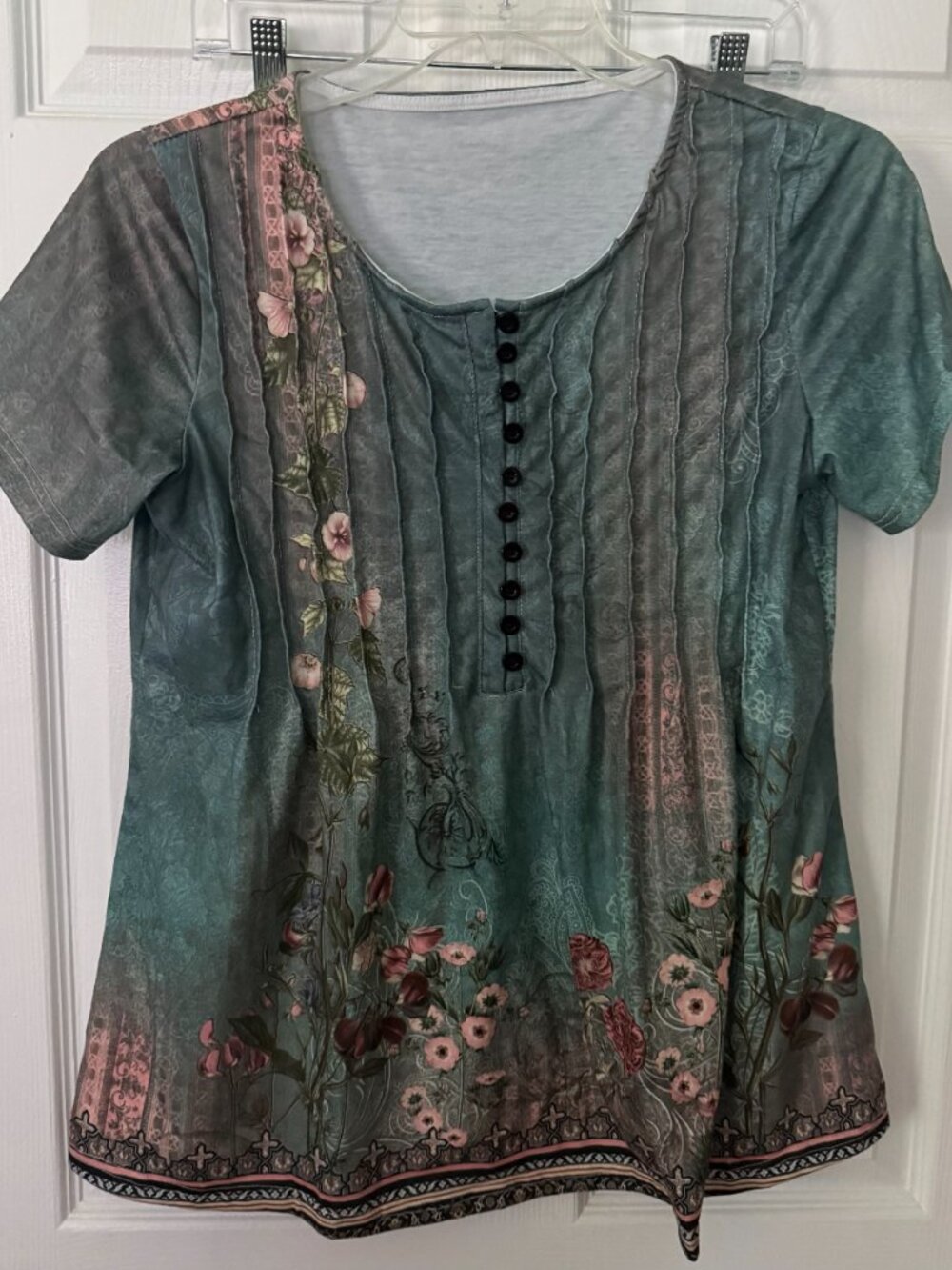 Pretty Green Top size large